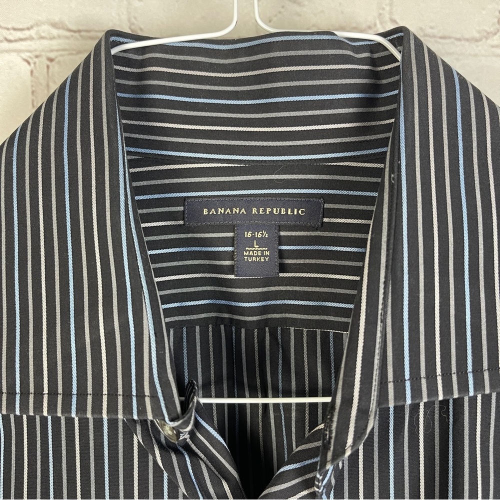 BANANA REPUBLIC men's cotton dark blue with pinstripe button-up shirt, size L - Picture 2 of 5